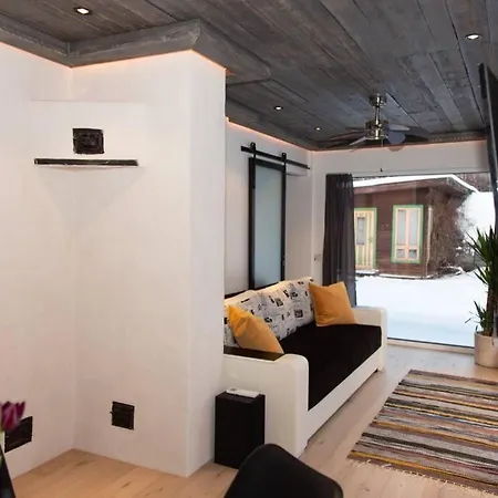 Ploomi House بيت للعطل *